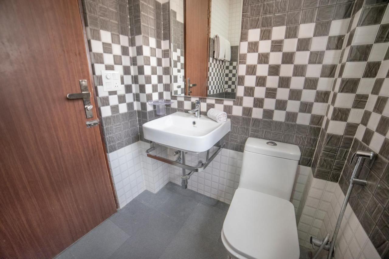 Fabhotel Mannat Residency Sec 52 Gurgaon Luaran gambar